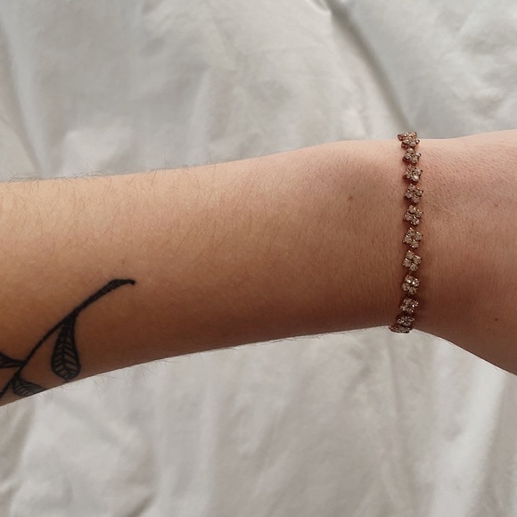 Rose Gold Dainty Bracelet - Picture 2 of 2